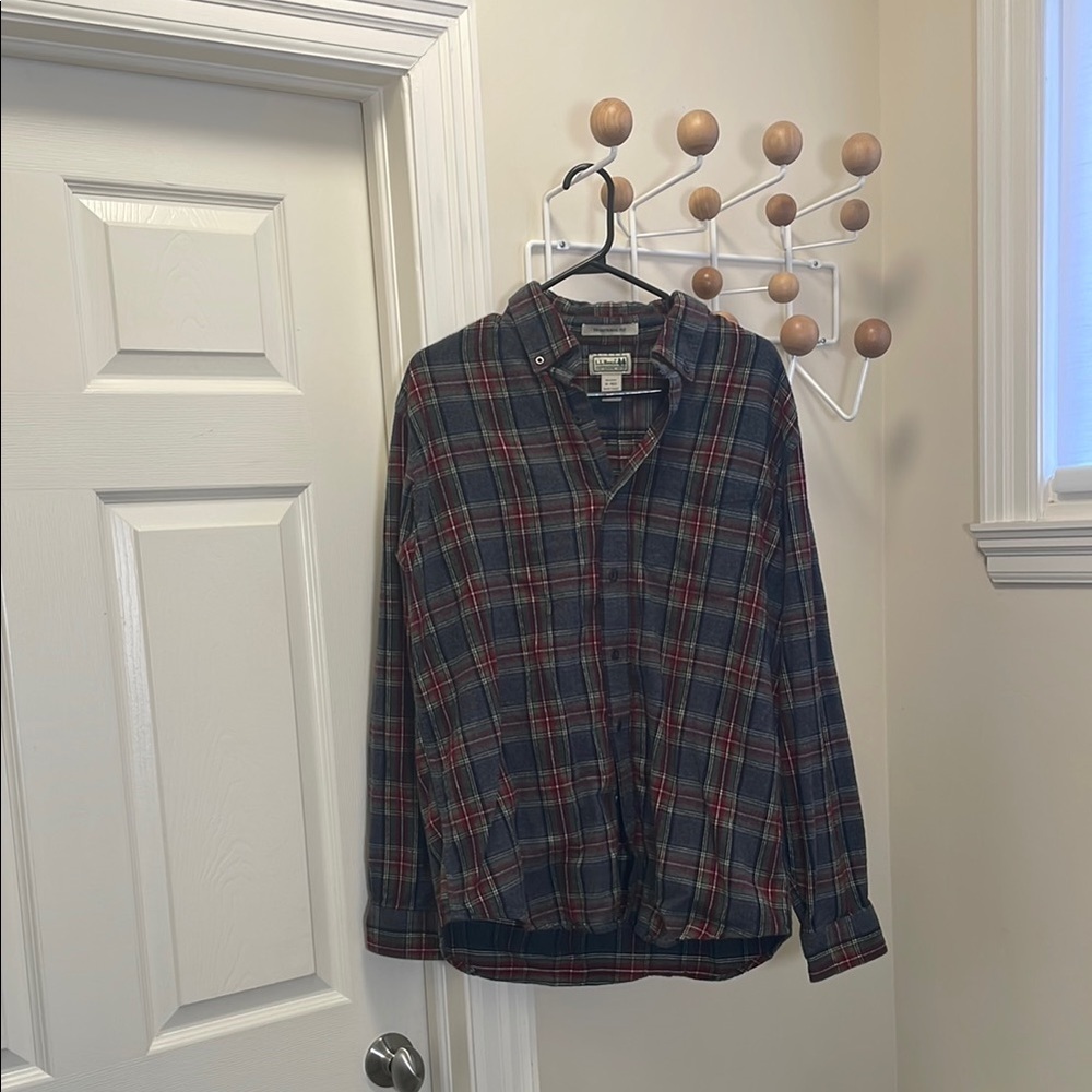 L.L Bean - Classic Lond Sleeve Button Up Shirt - Red / Grey - M